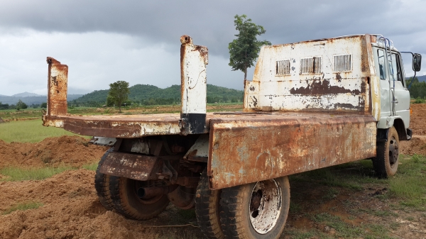 ขายด่วนหกล้อดั้มHINO FD185แรงราคาไม่แพงราคาโทร0843923995