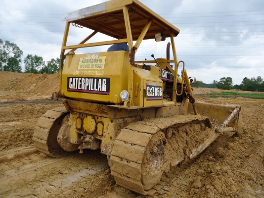 ขายด่วนรถแทร็กเตอร์D5Bรถใช้งานอยู่ตลอดใช้ดันดินยางเดียว