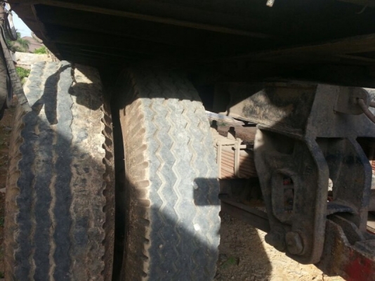 ขายหาง พนัส  2 เพลา.  ( ไม่ดั้ม )  ปี 47.  สนใจติดต่อ  081 - 6079515