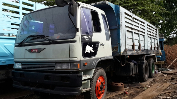 ขาย10ล้อฮีโน่สิงไฮเทค Fm3H 1เพลา เครื่อง ho7d 195แรงม้า เบรคจิฟฟีา พวงมาลัยพาวเวอร์ เครื่องดีคัสซีสวย ขาดกระบอกและปั๊มดั๊ม