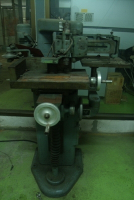 ขายเครื่อง SUPER DRILL WIRE CUT EDM สภาพดีมาก ของอุปกรณ์ครบ พร้อมใช้งานครับ