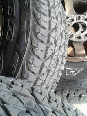 ขายล้อพร้อมยาง 225/75/15ปี12