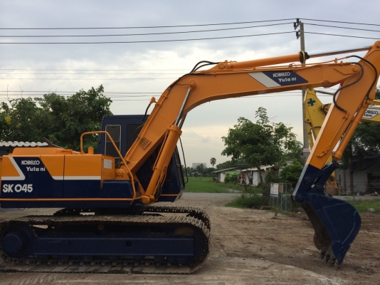 ขาย รถขุดดิน  KOBLKO    SK 045 N2  สวยมากพรอ้งใช้งาน  เครื่องดี  เองแน่น ปั้มแรงแทรกสวย  ทำสีใหม่ราคาไม่แพงค๊ะ