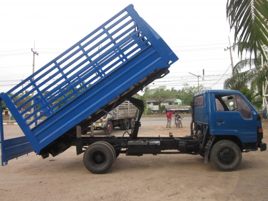 ขาย   โตโยต้า  ดั๊ม (บิ๊กไดน่า)   3  ใบปัด    330,000  ทะเบียน  ชื่อผู้ขายเอง