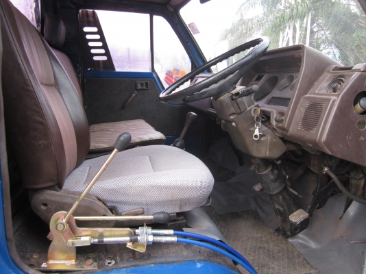 ขาย   โตโยต้า  ดั๊ม (บิ๊กไดน่า)   3  ใบปัด    330,000  ทะเบียน  ชื่อผู้ขายเอง