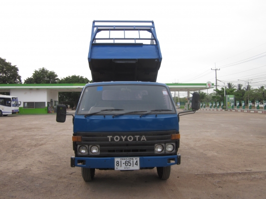 ขาย   โตโยต้า  ดั๊ม (บิ๊กไดน่า)   3  ใบปัด    330,000  ทะเบียน  ชื่อผู้ขายเอง