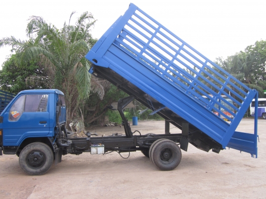 ขาย   โตโยต้า  ดั๊ม (บิ๊กไดน่า)   3  ใบปัด    330,000  ทะเบียน  ชื่อผู้ขายเอง