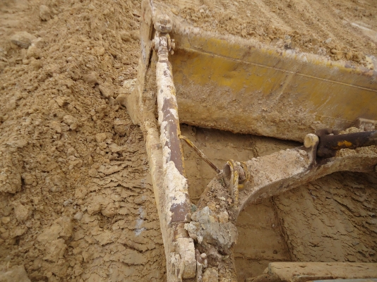 ขายด่วนรถแทร็กเตอร์D5Bรถใช้งานอยู่ตลอดใช้ดันดินอย่างเดียว