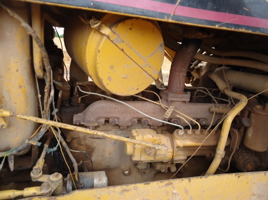 ขายด่วนรถแทร็กเตอร์D5Bรถใช้งานอยู่ตลอดใช้ดันดินอย่างเดียว