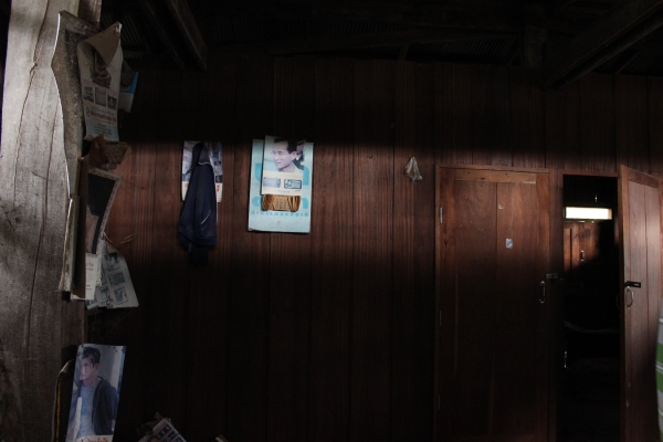 ขอขายไม้บ้านเก่าครับขายถูกๆ