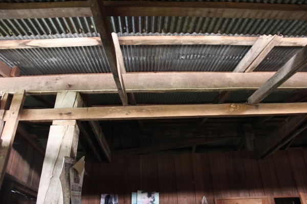 ขอขายไม้บ้านเก่าครับขายถูกๆ