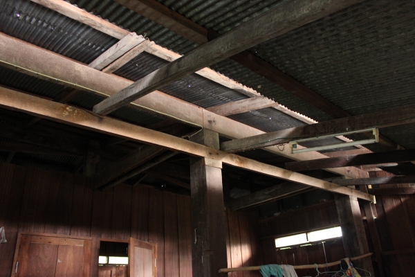 ขอขายไม้บ้านเก่าครับขายถูกๆ