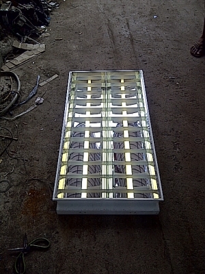 ขาย..โคมไฟตะแกรงแบบฝังฝ้า 40W