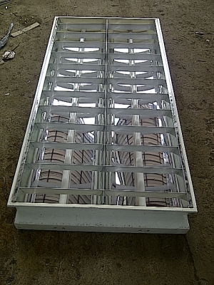 ขาย..โคมไฟตะแกรงแบบฝังฝ้า 40W