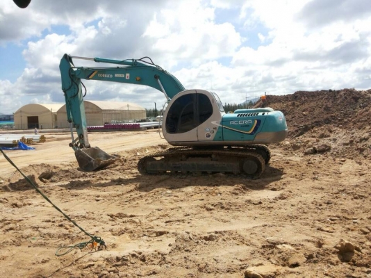 แบ็กโฮ sk-200-5