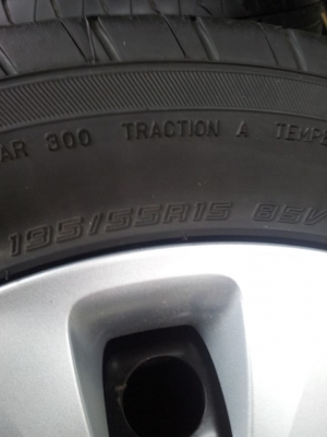 ขายล้อกระทะพร้อมยาง Falken Ziex 195/55/15 ปี 10