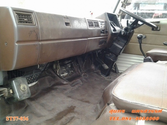 ขายด่วน รถบรรทุก 6 ล้อ HINO  117 แรง  รถห้างแท้ ตู้แห้งช่วงยาว 5.5M 10 บานไม่มีเสากลาง รถสภาพสวย พร้อมใช้ ราคาสุดคุ้ม