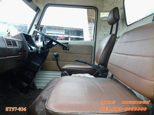 ขายด่วน รถบรรทุก 6 ล้อ HINO  117 แรง  รถห้างแท้ ตู้แห้งช่วงยาว 5.5M 10 บานไม่มีเสากลาง รถสภาพสวย พร้อมใช้ ราคาสุดคุ้ม