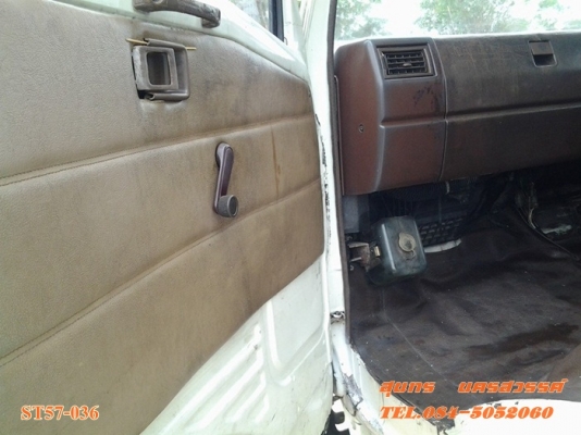 ขายด่วน รถบรรทุก 6 ล้อ HINO  117 แรง  รถห้างแท้ ตู้แห้งช่วงยาว 5.5M 10 บานไม่มีเสากลาง รถสภาพสวย พร้อมใช้ ราคาสุดคุ้ม