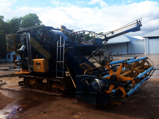 ขายด่วน รถเกี่ยวข้าวเกษตรพัฒนา  จ้าวช้างไวไฟ