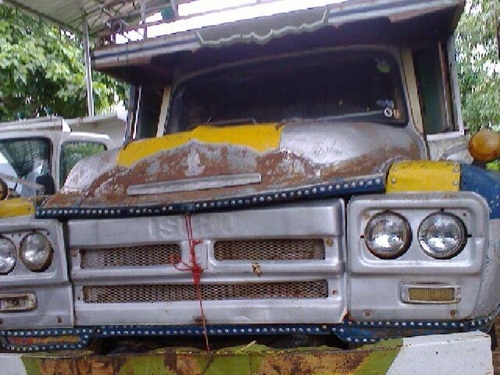 สิบล้อหัวยาวเพลาเดียว หางบรรทุกแบ็คโฮ