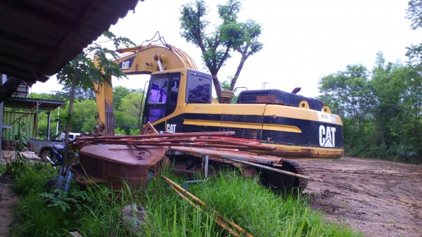 รถแบคโฮ CAT 330 B รุ่น อาร์มพิเศษ รถใช้งานดี สภาพสวยเนี๊ยบ ขายเพราะ ไม่มีงาน