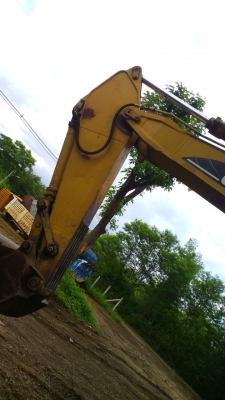 รถแบคโฮ CAT 330 B รุ่น อาร์มพิเศษ รถใช้งานดี สภาพสวยเนี๊ยบ ขายเพราะ ไม่มีงาน