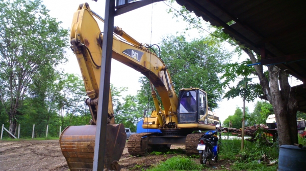 รถแบคโฮ CAT 330 B รุ่น อาร์มพิเศษ รถใช้งานดี สภาพสวยเนี๊ยบ ขายเพราะ ไม่มีงาน
