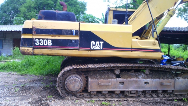 รถแบคโฮ CAT 330 B รุ่น อาร์มพิเศษ รถใช้งานดี สภาพสวยเนี๊ยบ ขายเพราะ ไม่มีงาน