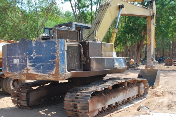 รถแบคโฮ Komatsu PC200 รุ่น 3