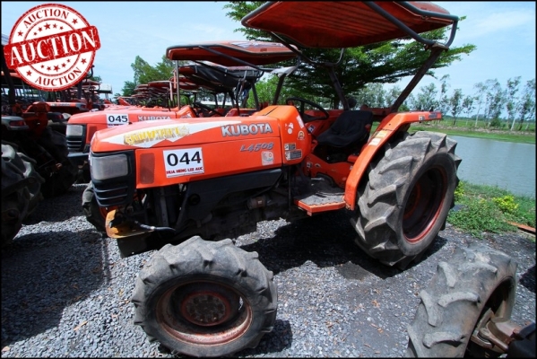 AUC 4 Code 044  แทรกเตอร์  KUBOTA L4508  ราคา เริ่มต้นการประมูล 150,000 บาท
