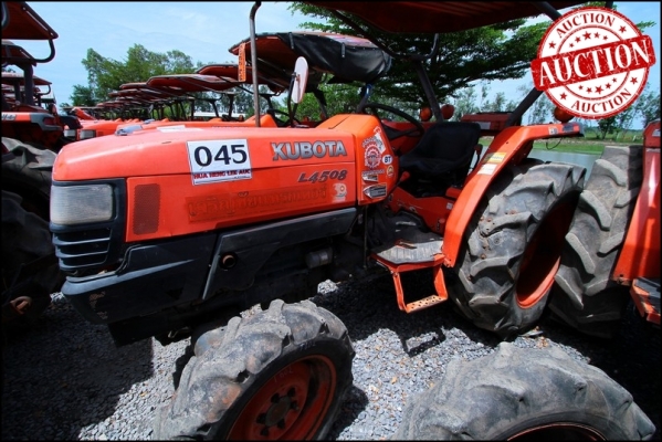 AUC 4 Code 045  แทรกเตอร์  KUBOTA L4508  ราคา เริ่มต้นการประมูล 150,000 บาท