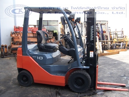 ขายรถ โฟล์คลิฟท์ TOYOTA รุ่น 8-FG10