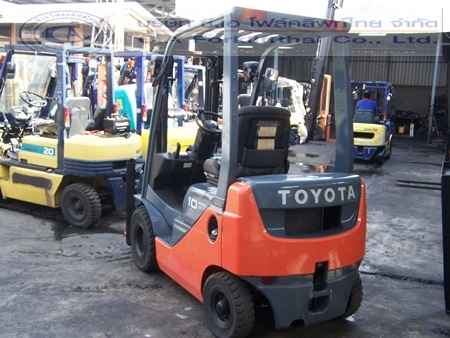 ขายรถ โฟล์คลิฟท์ TOYOTA รุ่น 8-FG10