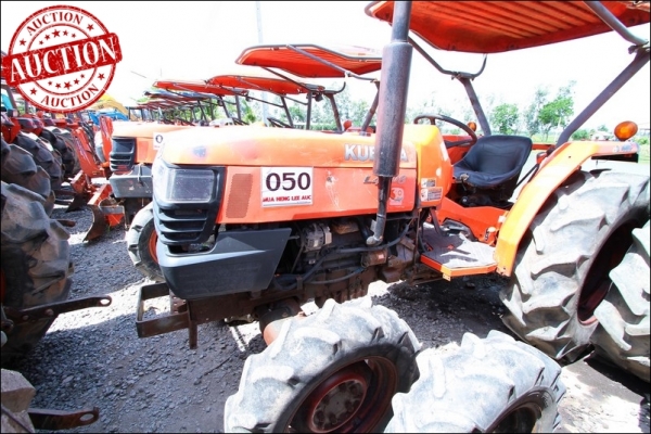 AUC 4 Code 050  แทรกเตอร์  KUBOTA L4508  ราคา เริ่มต้นการประมูล 160,000 บาท