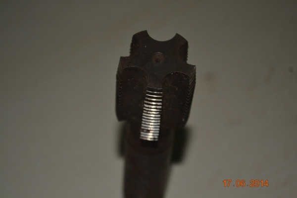 ดอกต๊าปส์เกลียวโต 32 มม.