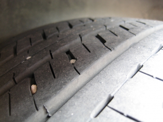 ขายรถตู้ปี 2001ช่วงยาว เครื่องเดิมดีเซล รถบริษัทมือเดียวออกห้าง ไม่เคยชน ไม่เคยทำสี ประกันชั้น1 หมดปีหน้า