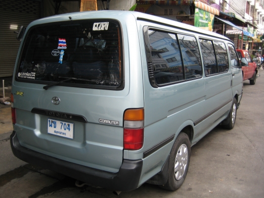 ขายรถตู้ปี 2001ช่วงยาว เครื่องเดิมดีเซล รถบริษัทมือเดียวออกห้าง ไม่เคยชน ไม่เคยทำสี ประกันชั้น1 หมดปีหน้า