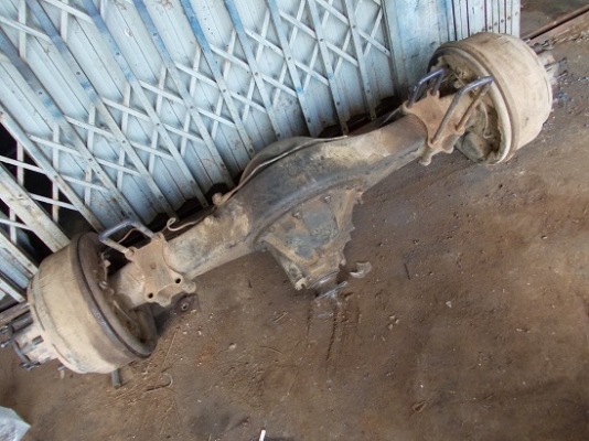 ขายเพลา F หลัง หกล้อใหญ่ น็อต 8 ตัว