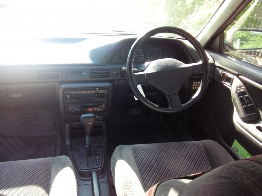 ขายรถมาสด้า 323 เกียร์ออโต้ สีเขียว