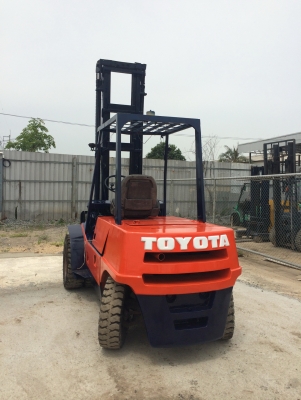 ขายด่วนๆๆ รถยกTOYOTAรุ่น 3 ยก 4 ตัน 5 เมตร เครื่องสตาร์ทติดง่ายมาก ขายถูกๆด่วนๆ 215,000 ฿ 094-426-7888 จะเด็ด