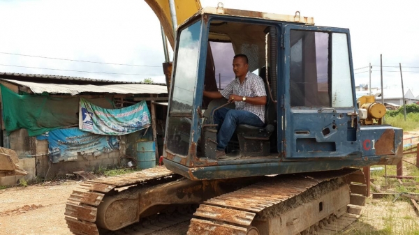 KOMATSU PC 120 -3   โซ่สวยใช้ได้ เอวแน่น เครื่องแห้ง ปั้มไม่โหลด