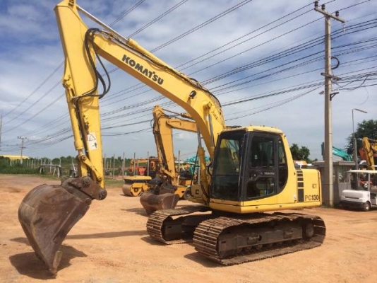 ขายรถแบคโฮ KOMATSU PC130-6 ระบบไฟฟ้าเต็ม ปี 2002 ใบแทร็ค 70 สภาพสวยมาก รถนอกนำเข้า มีVDOการทำงานครับ