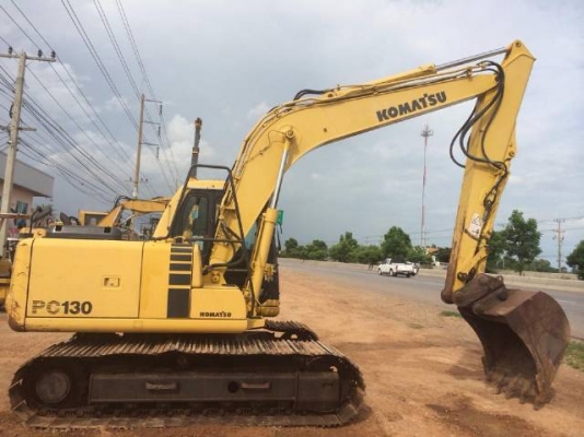 ขายรถแบคโฮ KOMATSU PC130-6 ระบบไฟฟ้าเต็ม ปี 2002 ใบแทร็ค 70 สภาพสวยมาก รถนอกนำเข้า มีVDOการทำงานครับ