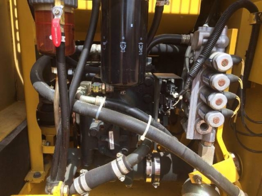 ขายรถแบคโฮ KOMATSU PC130-6 ระบบไฟฟ้าเต็ม ปี 2002 ใบแทร็ค 70 สภาพสวยมาก รถนอกนำเข้า มีVDOการทำงานครับ