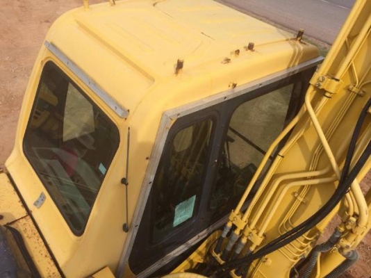 ขายรถแบคโฮ KOMATSU PC130-6 ระบบไฟฟ้าเต็ม ปี 2002 ใบแทร็ค 70 สภาพสวยมาก รถนอกนำเข้า มีVDOการทำงานครับ