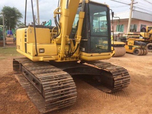 ขายรถแบคโฮ KOMATSU PC130-6 ระบบไฟฟ้าเต็ม ปี 2002 ใบแทร็ค 70 สภาพสวยมาก รถนอกนำเข้า มีVDOการทำงานครับ