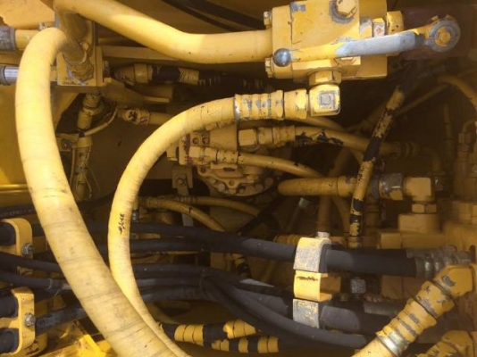 ขายรถแบคโฮ KOMATSU PC130-6 ระบบไฟฟ้าเต็ม ปี 2002 ใบแทร็ค 70 สภาพสวยมาก รถนอกนำเข้า มีVDOการทำงานครับ