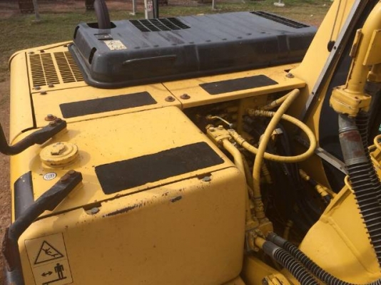 ขายรถแบคโฮ KOMATSU PC130-6 ระบบไฟฟ้าเต็ม ปี 2002 ใบแทร็ค 70 สภาพสวยมาก รถนอกนำเข้า มีVDOการทำงานครับ