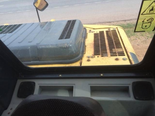 ขายรถแบคโฮ KOMATSU PC130-6 ระบบไฟฟ้าเต็ม ปี 2002 ใบแทร็ค 70 สภาพสวยมาก รถนอกนำเข้า มีVDOการทำงานครับ